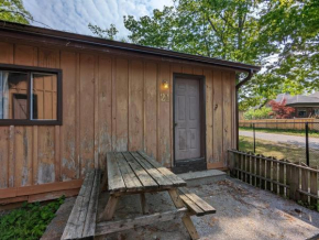 Tiny Wood Cottage 21